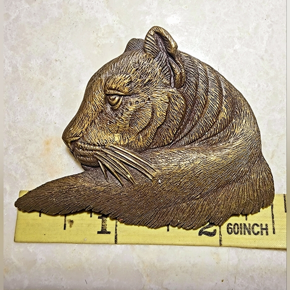 Hard find!Vintage antique gold intricate detail lioness brooch by JJ #lioness - Picture 5 of 6